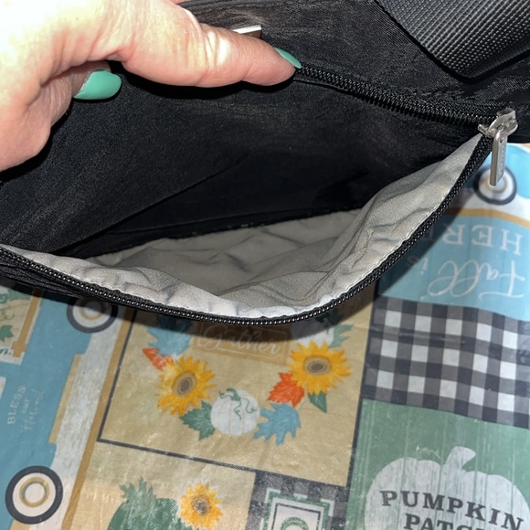 Baggallini Black Quilted Pocket Nylon Purse - Picture 6 of 10